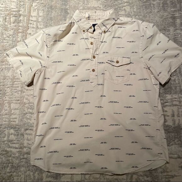 🚨 3 for $25 - AEO Off White Printed Classic Shirt - Picture 1 of 8